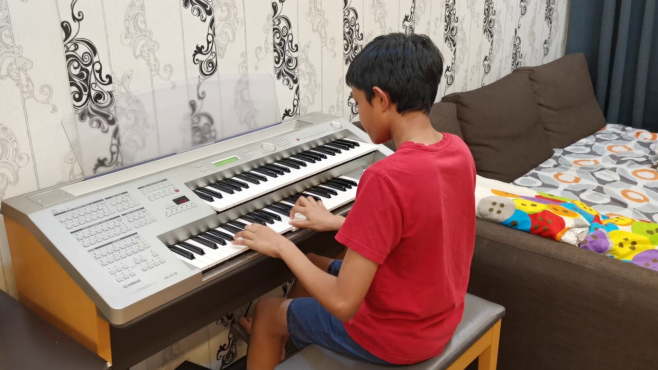 #Electone. Playing Rondo Alla Turca (Modify) on electone.