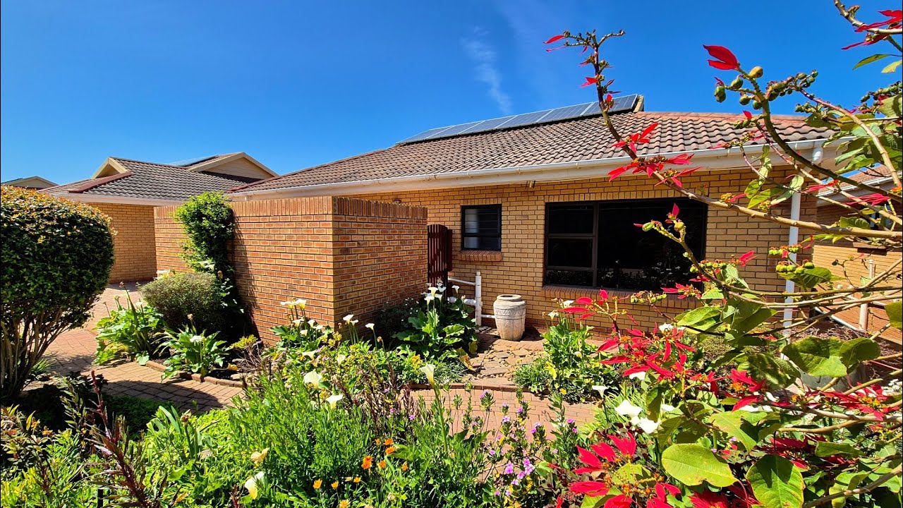 3-Bedroom Full title Townhouse in Hartenbos