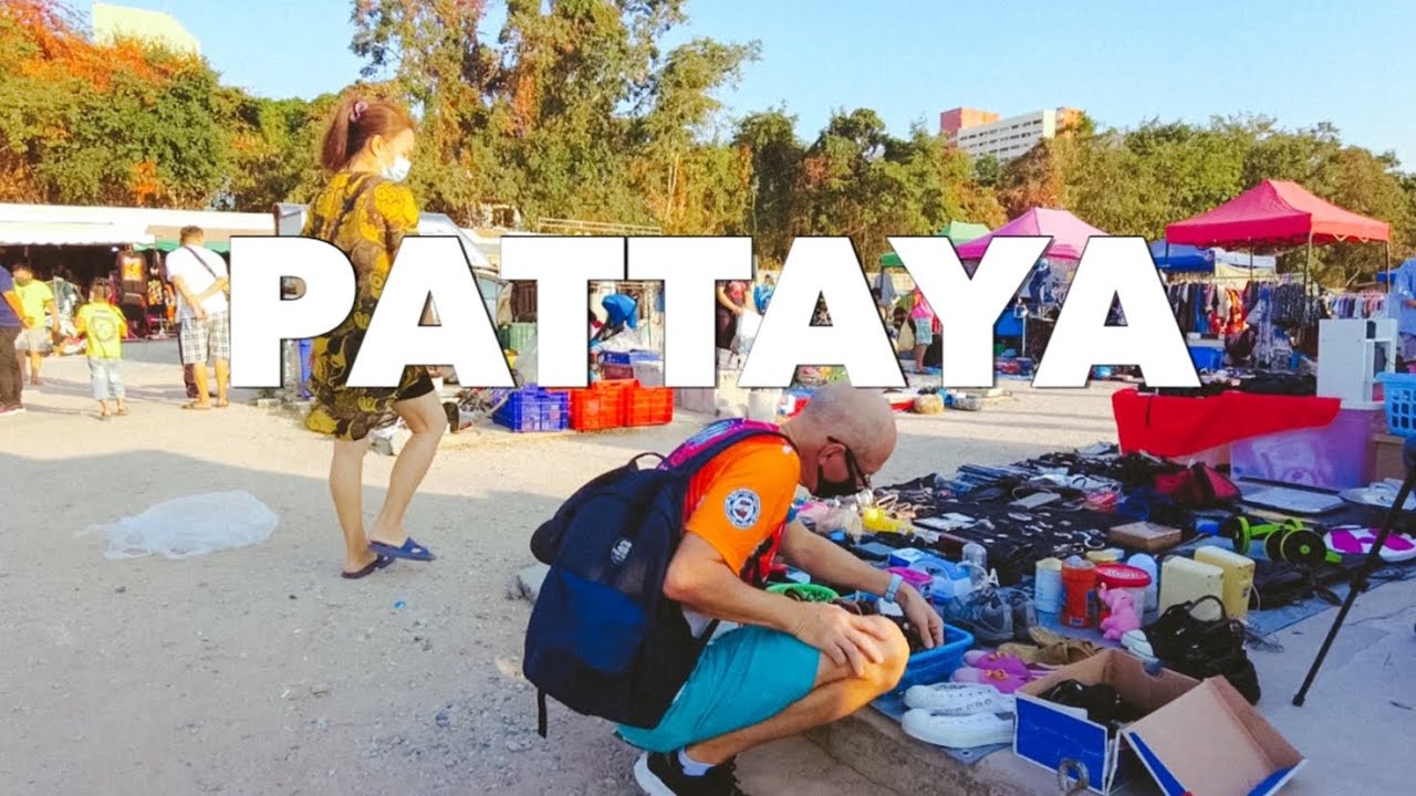 PATTAYA: Second Hand Market on Thepprasit Road. 15 January 22