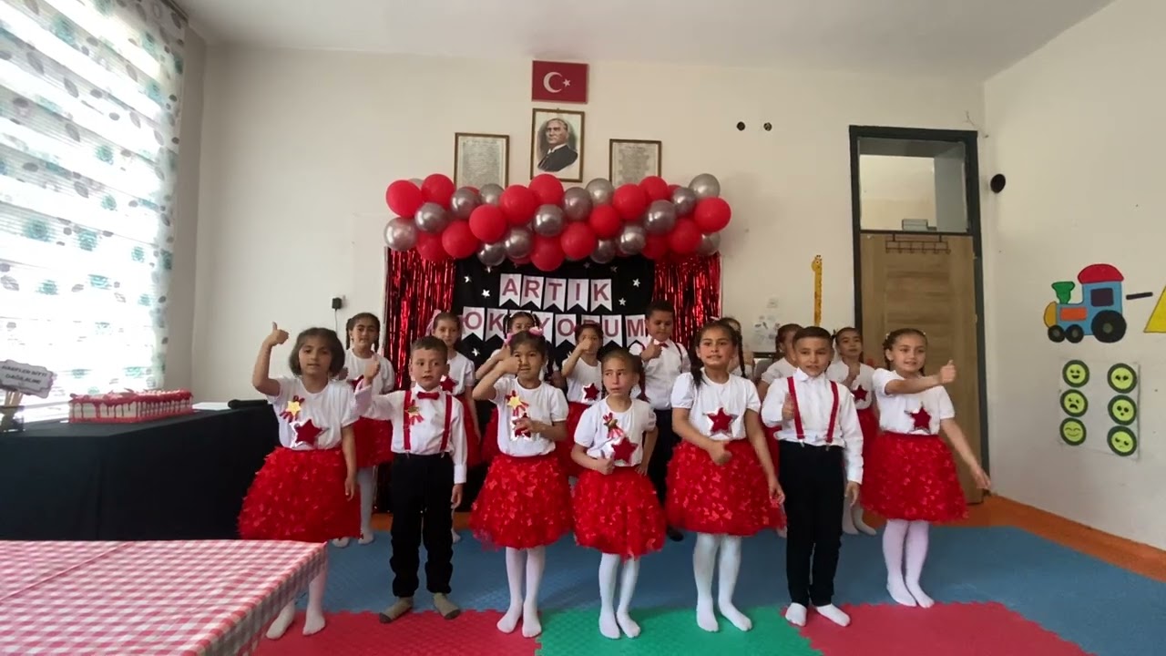 ANNELER GÜNÜ GÖSTERİSİ