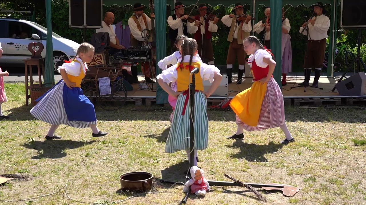 Vystoupení FS Šafránek na pouti v Pulečném (3.6.2023)