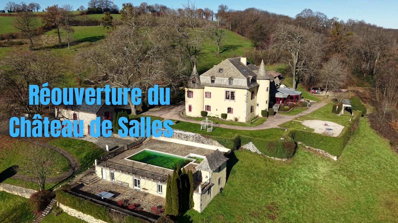 Le château de Salles à Vézac dans le Cantal