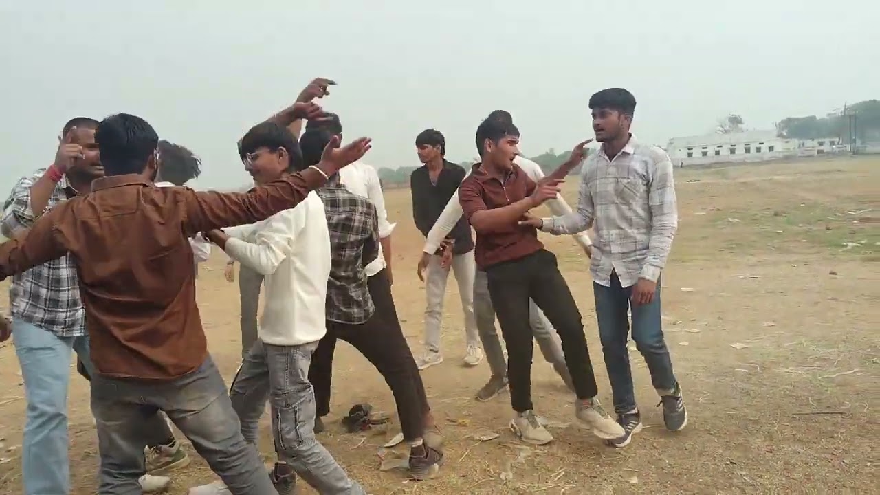 Doston ke sath farewell party 🎉#meri #jiskeaanesemukammalhogayithizindagisong 