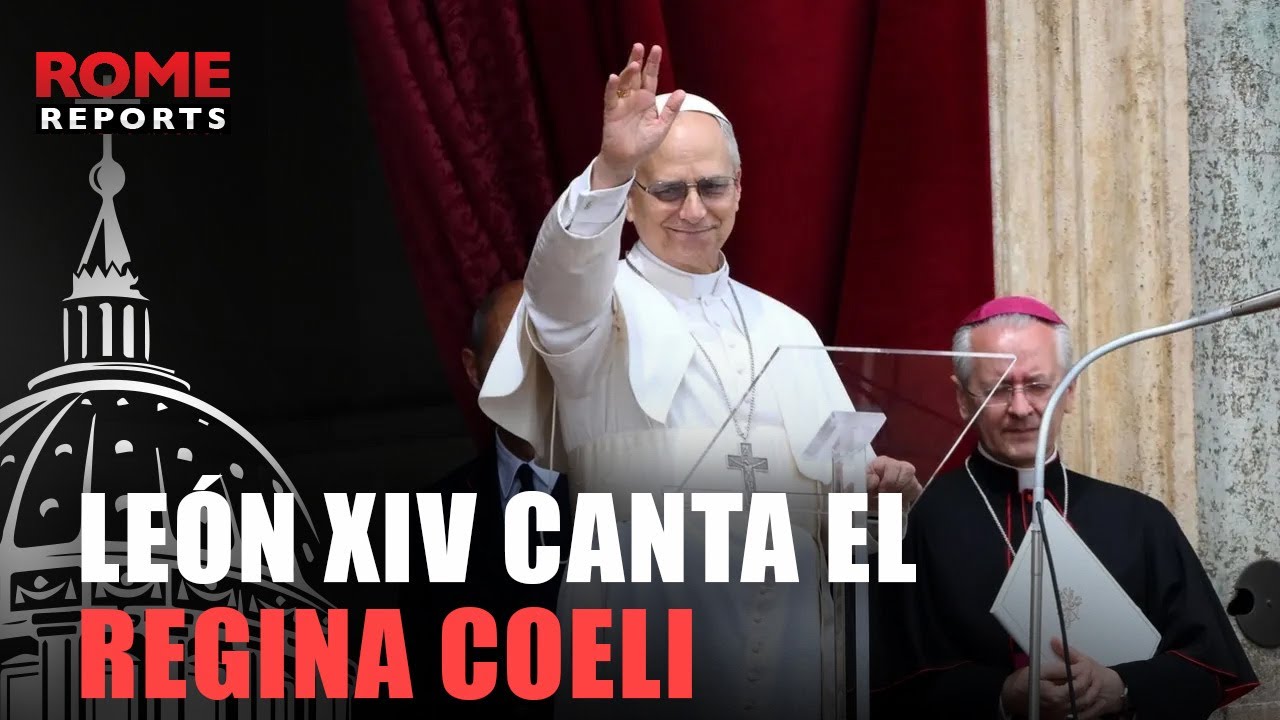 El papa León XIV canta el Regina Coeli ante 100 000 personas