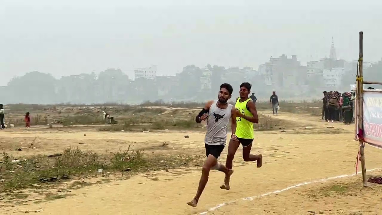 1600 मीटर धुआ धुआ बिहार पुलिस 19838 पहला लड़का 5:15 मीनट #trending #running #runningshorts 