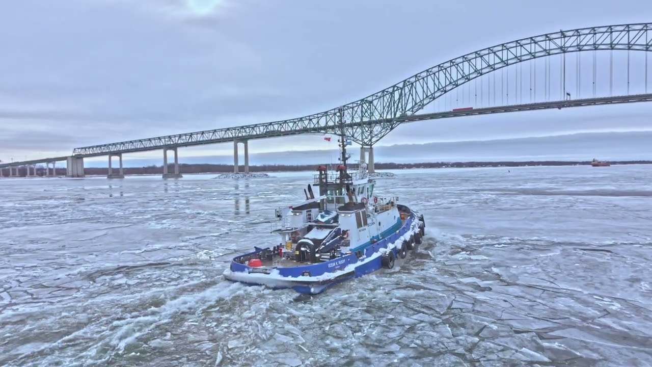 BATEAU REMORQUEUR PONT LAVIOLETTE