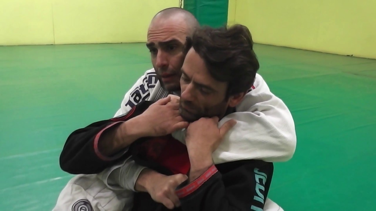 Strangolamento incrociato dalla Schiena-2