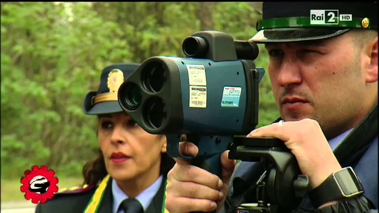 Polizia locale di Bergamo. Controlli sulla velocità col telelaser