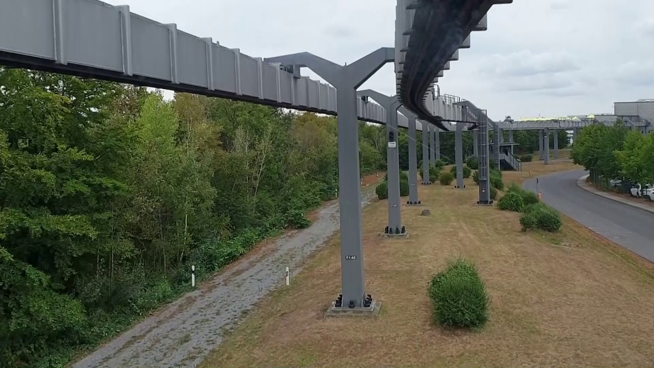 D&uuml;sseldorf Airport: Skytrain #skytrain #airport #terminal
