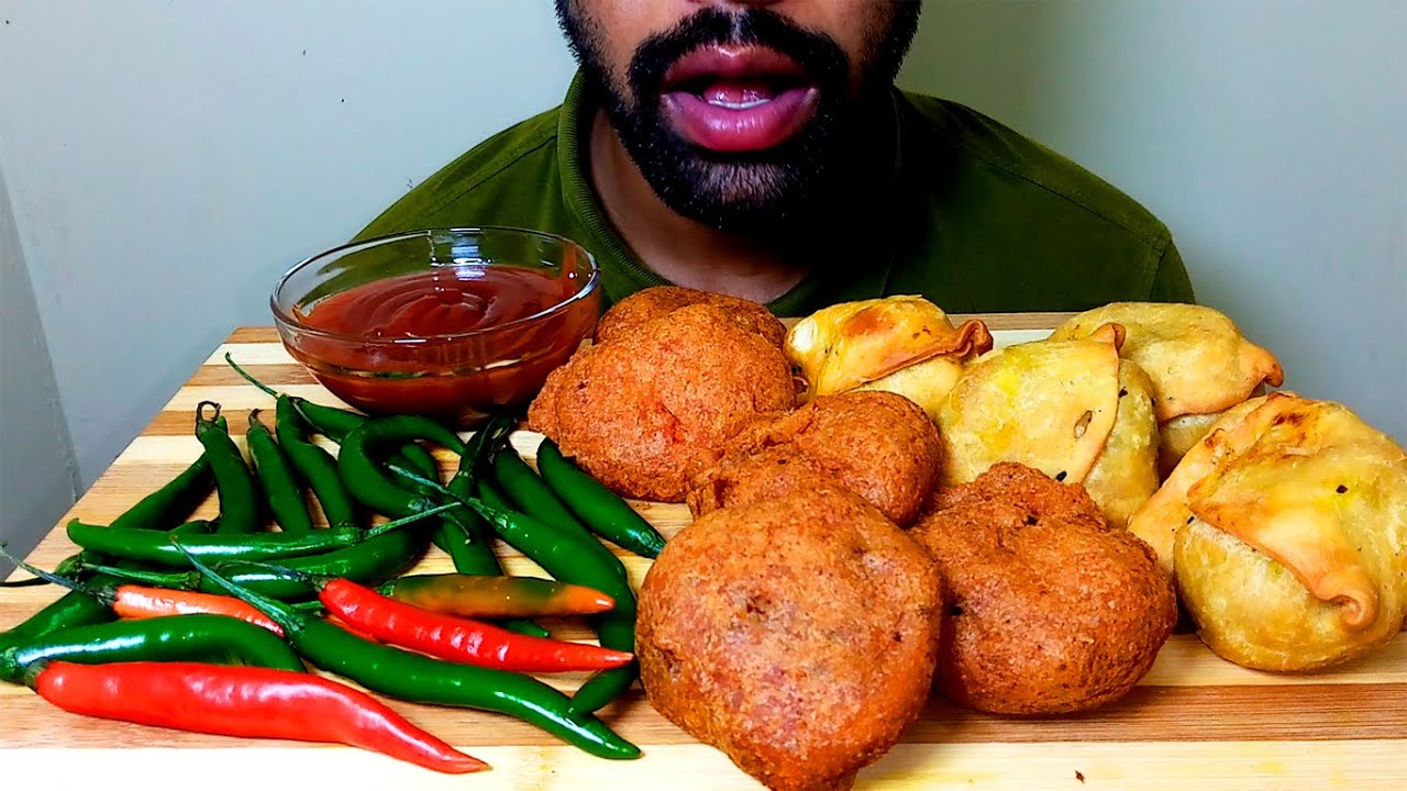 HUNGRY PIRAN EATING SAMOSA AND CHILLI ! SPICY FOOD |#HungryPiran