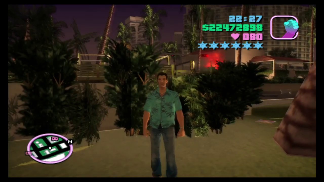 GTA: Vice City - Picking up Powerful Weapons - With 6 Star Wanted Level