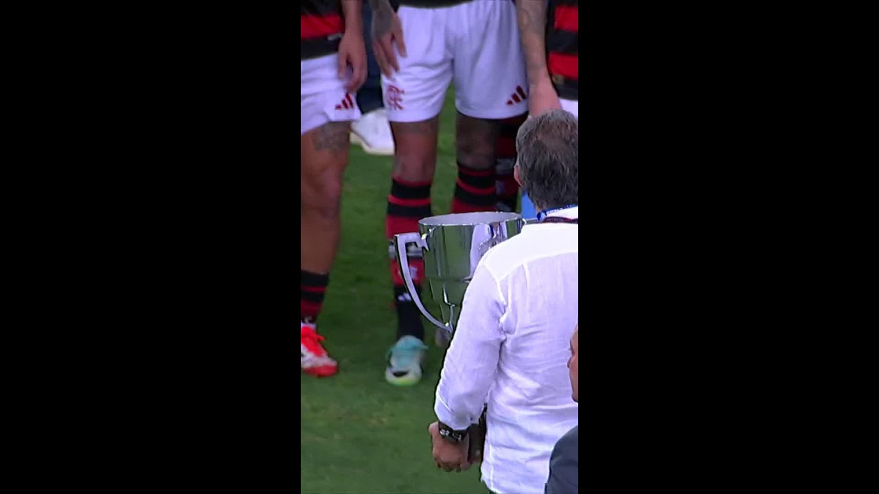 FLAMENGO CAMPE&Atilde;O ERGUE A TA&Ccedil;A GUANABARA! | #shorts | ge.globo