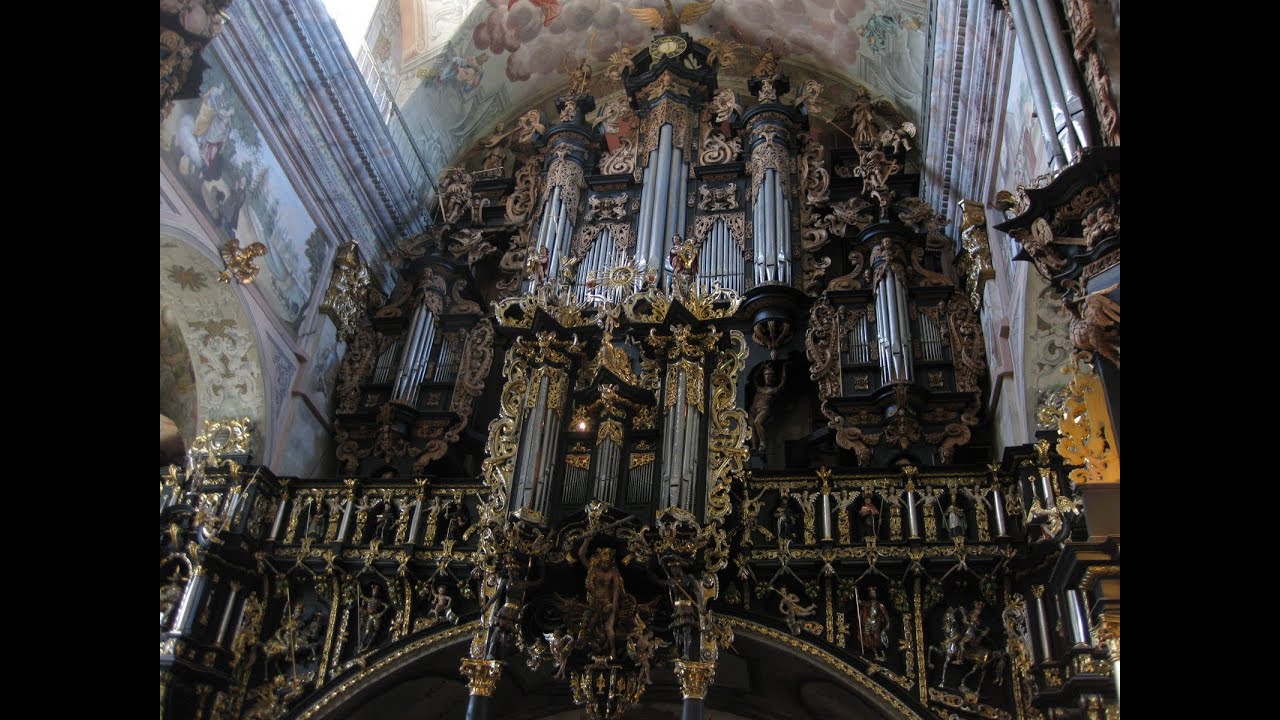 Bach Prelude and Fugue in B minor BWV 544 Great Baroque Organ in Leżajsk 1967 Józef Chwedczuk