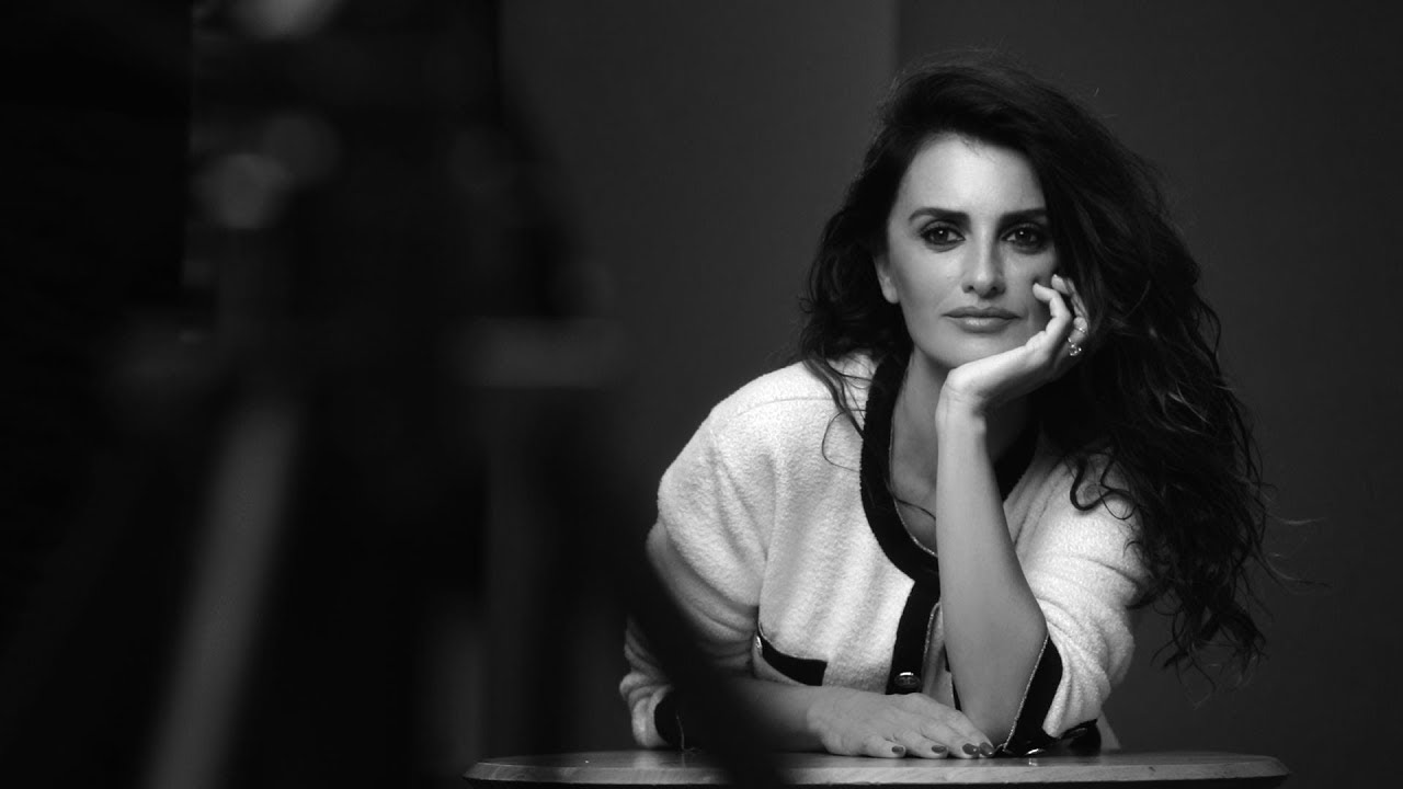 In conversation with Penélope Cruz – CHANEL
