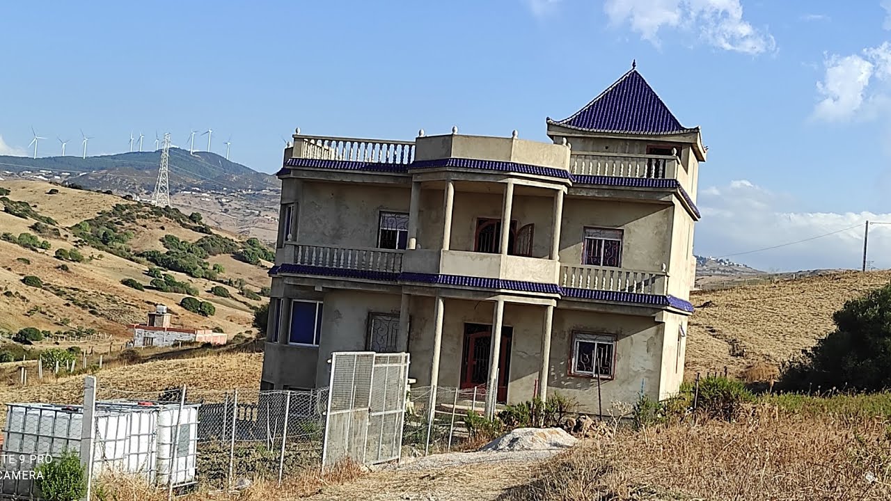 فيلا راااااااءعة للبيع فمنطقة واداليان 0634148738