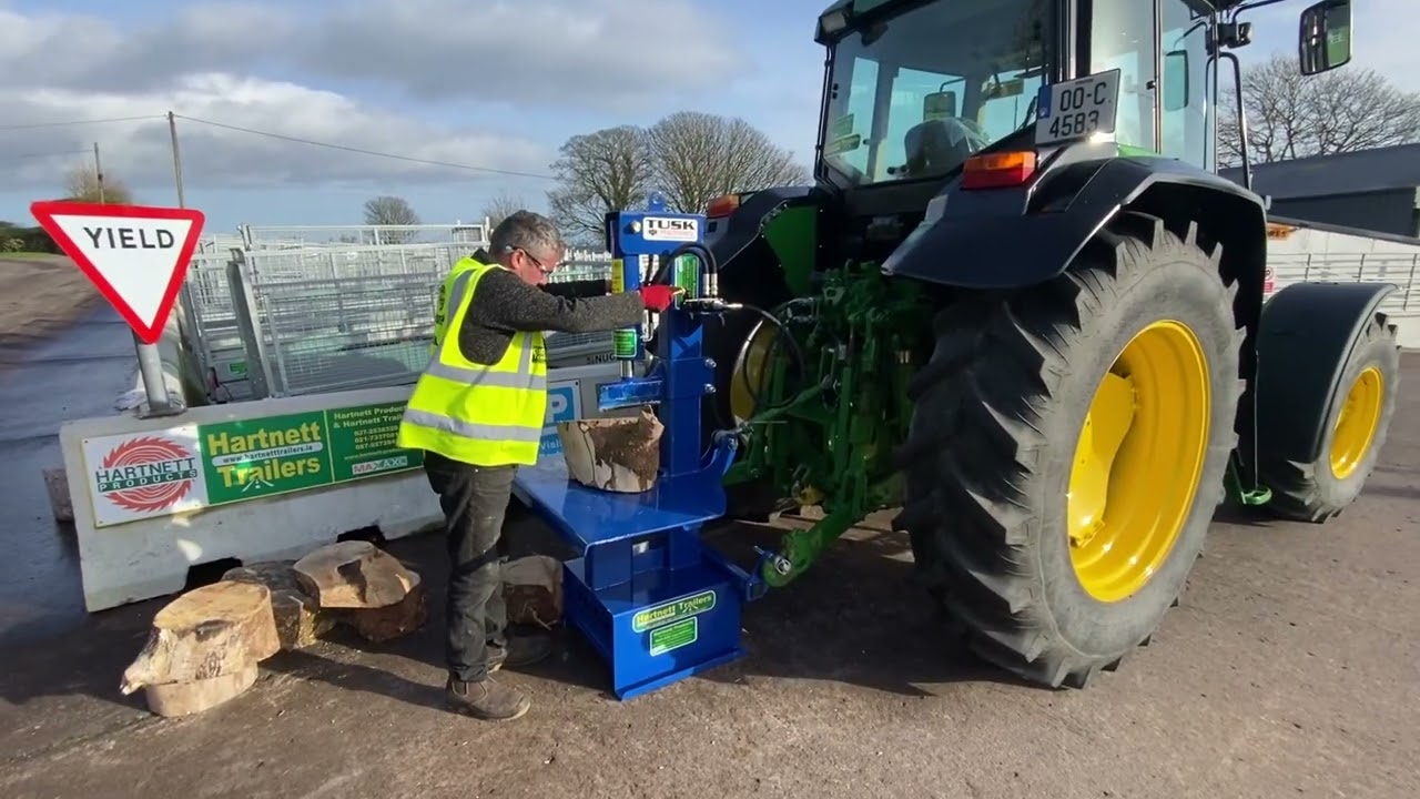 Tusk 14L Log Splitter at Hartnett Products