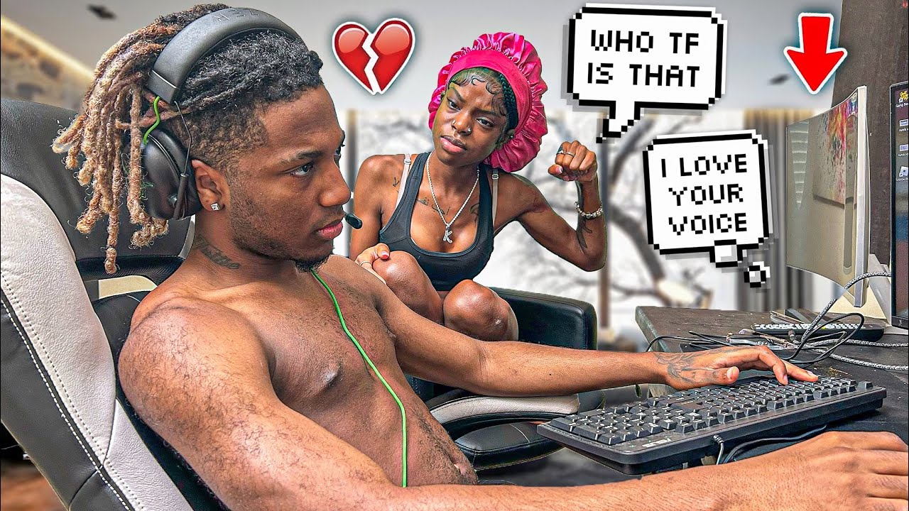 FLIRTING WITH ANOTHER GIRL ON THE GAME PRANK TO SEE HER REACTIONS 😱