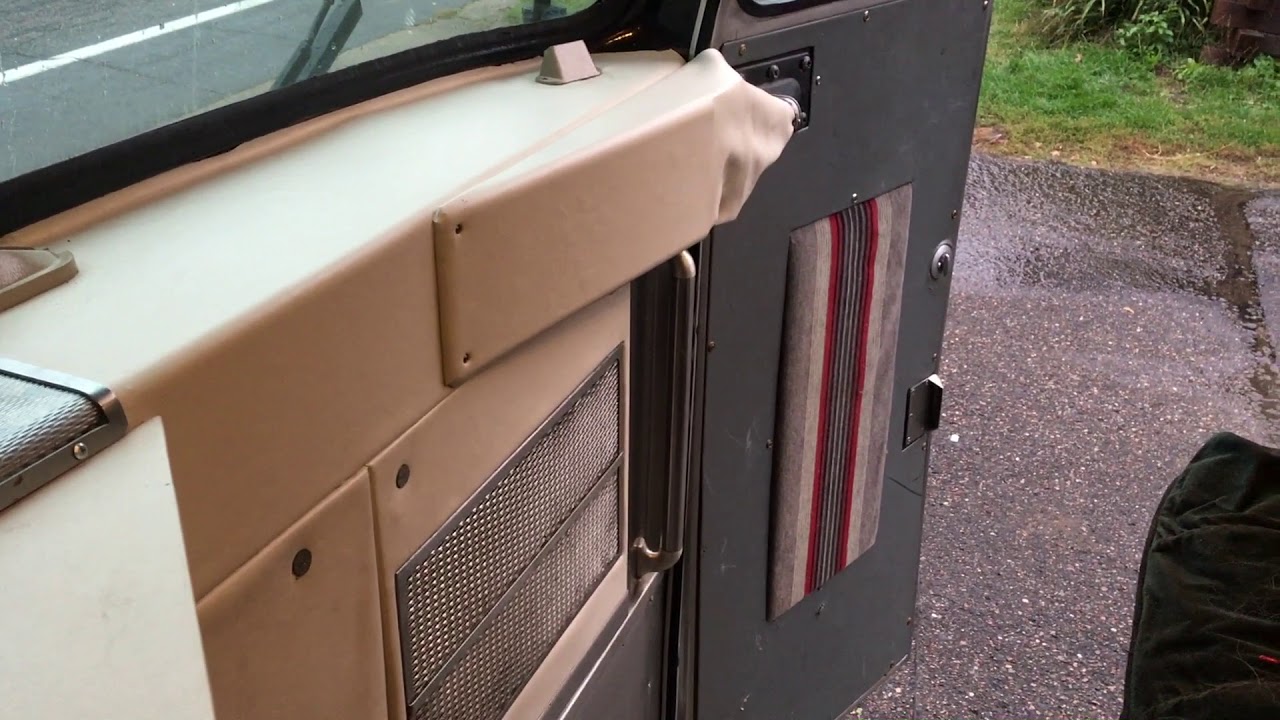MCI Bus Conversion - Front Dash Upholstery & Fall Update 2018