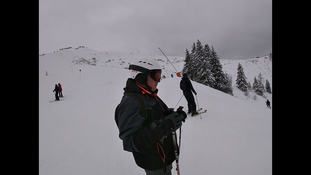 Skiing in Avoriaz in January 2023. Ride up the Tour chairlift and down the blue run to Lindarets.