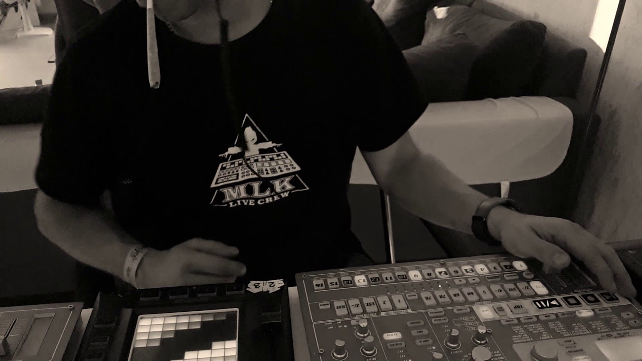 Alkoholick&yacute; track by Happy Live (MLK LIVE CREW)