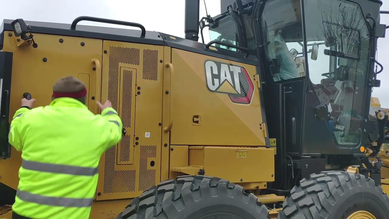 Mise en service machine - Niveleuse Cat®  - La maintenance et les contrôles journaliers [Cat® 120]