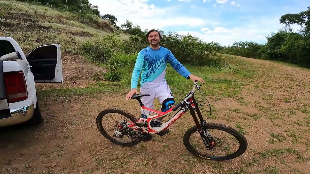 SPECIALIZED DEMO 8 COM RODA 27,5 - OS CARAS