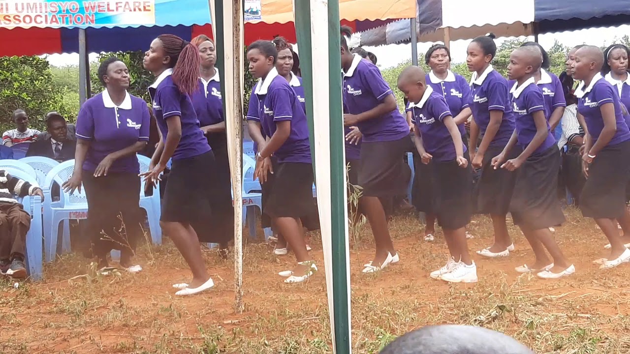 Aic kathonzweni performing Dunia yayumbayumba at my grandfather's burial in kisau.. (Samuel Mwanthi