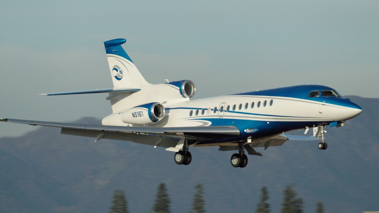 VAN NUYS AIRPORT PRIVATE JETS | Plane landing and takeoff video
