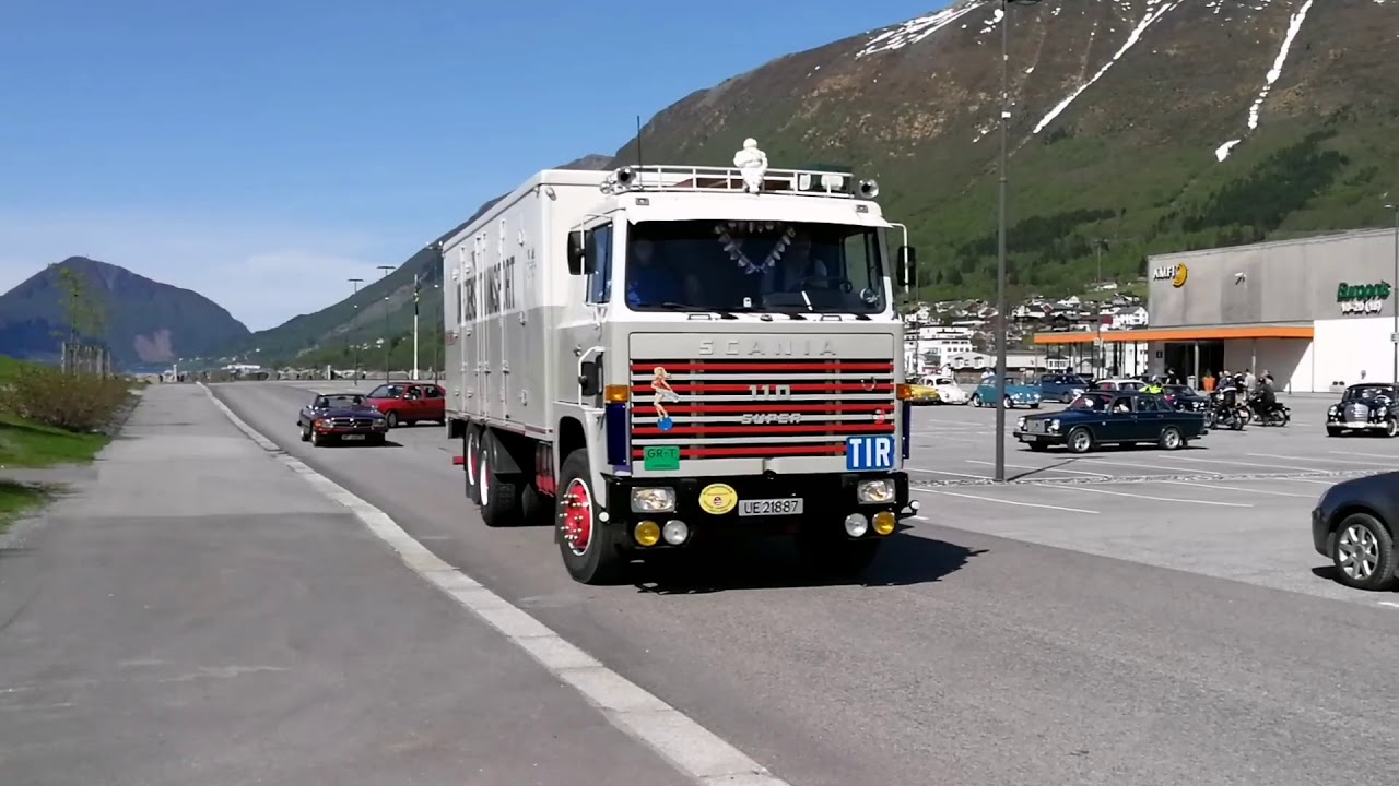 Veteranbil utstilling med felles avreise fra &Oslash;rsta til S&aelig;b&oslash;