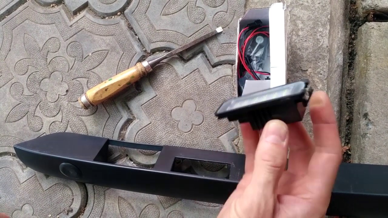 Ремонт подсветки номера VW Caddy Repair license plate number lights