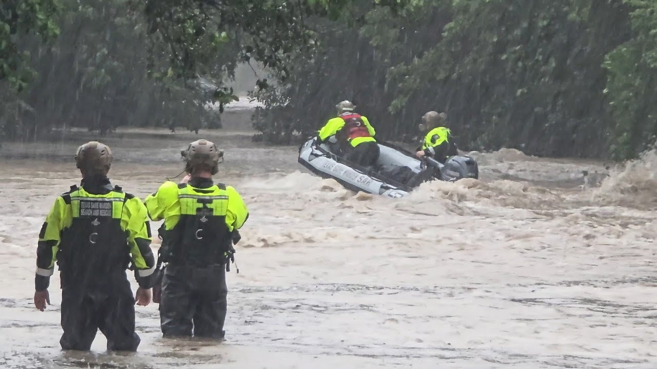 Flash Flood Emergency in Boerne, Texas - Cars Swept Away & Water Rescues