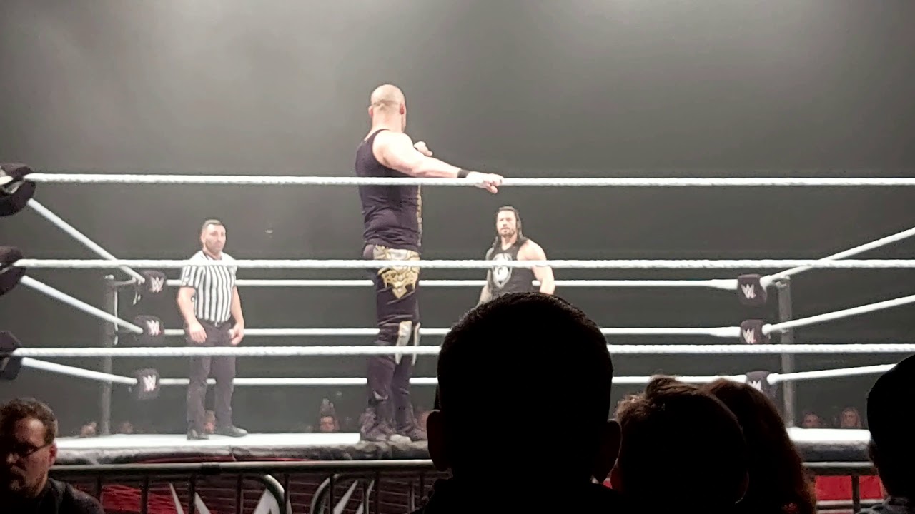Baron Corbin VS Roman Reigns WWE Live Lille 2019