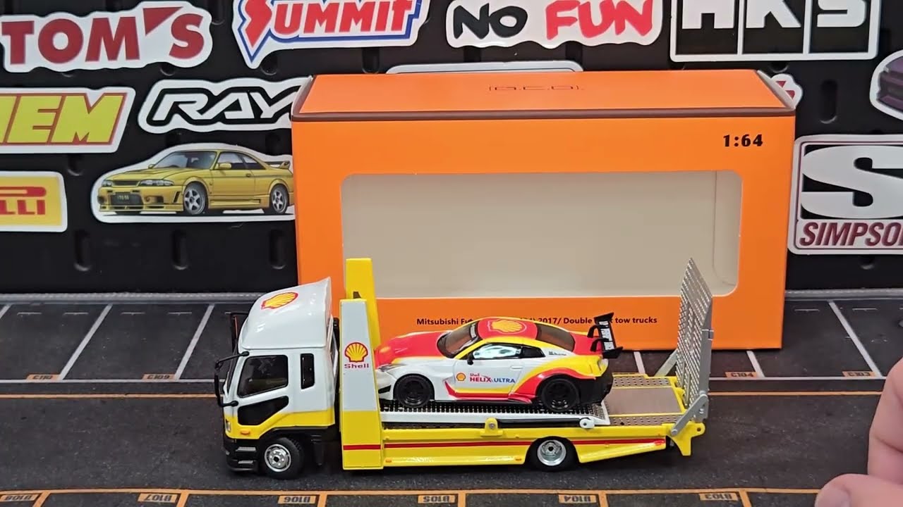 Unboxing: G.C.D. Mitsubishi Fuso Fighter Double Deck Tow Truck