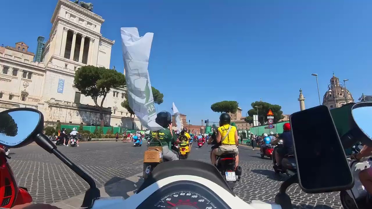 80 Years of Vespa Gran Parade in Roma 2026. Vespa World Days 2026 Italia.