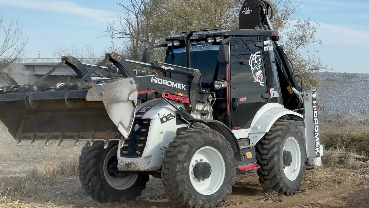KEPÇE İLE ARAZİ DÜZLEME ÇALIŞMASI (HİDROMEK 102.S ALPHA)