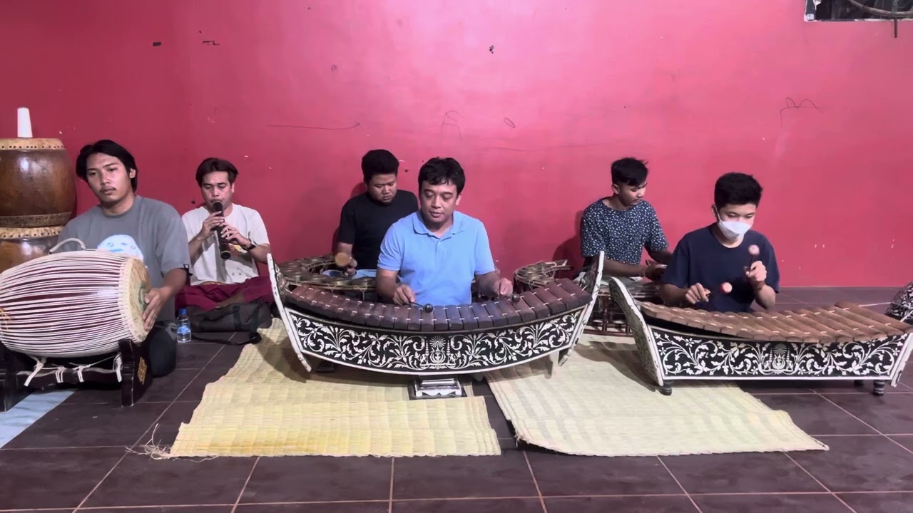 បទ សាធុការ ដៃរនាតថៃ
