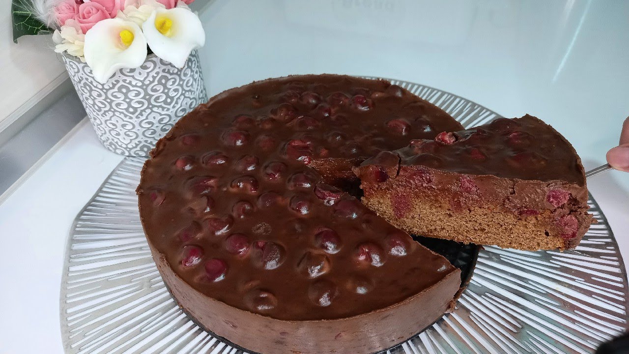 Brza čokoladna torta sa višnjama-Quick chocolate cake with cherries