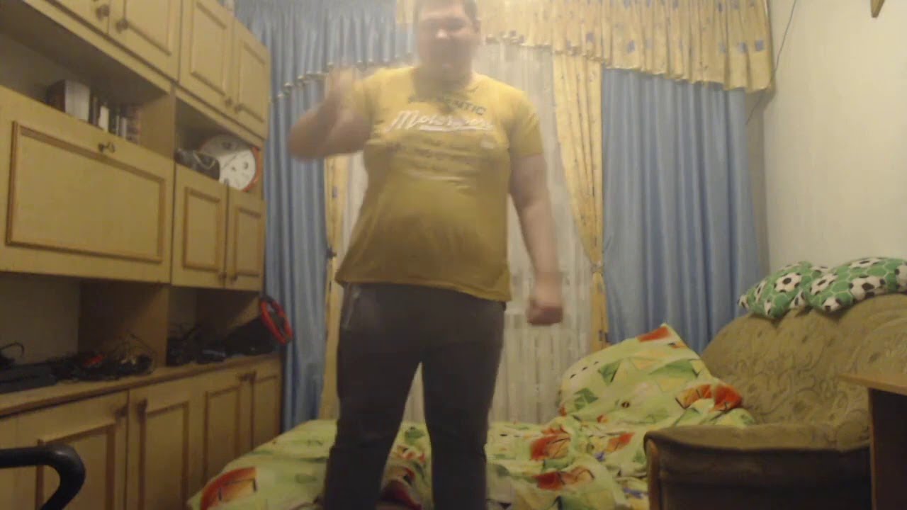 DOMINO GAMER - SZCZANIE W SPODNIE KŁ&Oacute;TNIA Z BABKĄ! (DYMY)