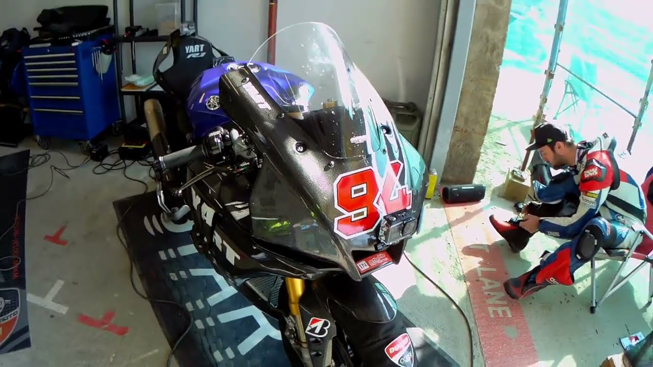 Jonas Folger on track !