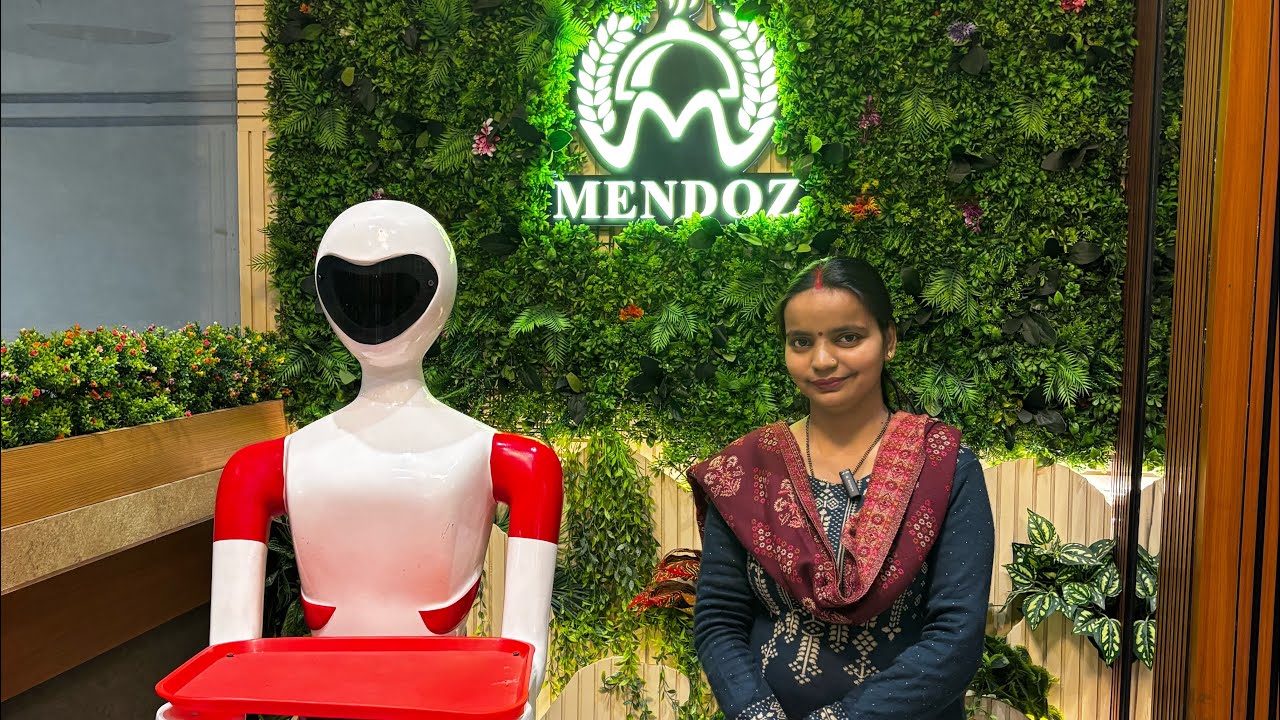 हमलोग गए  Robotic restuarent #gravitymall #gravitymallpatna 