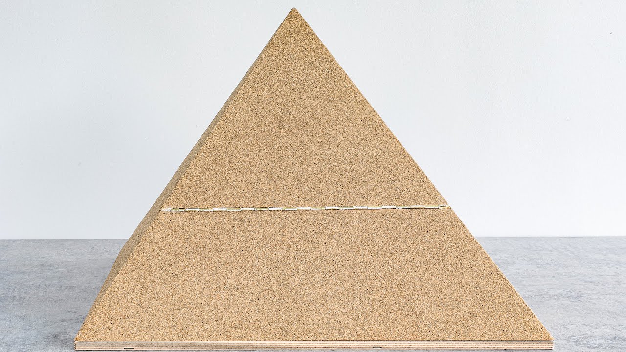 Mary Bauermeister - Pyramid - Mirrored Illusion - video animation