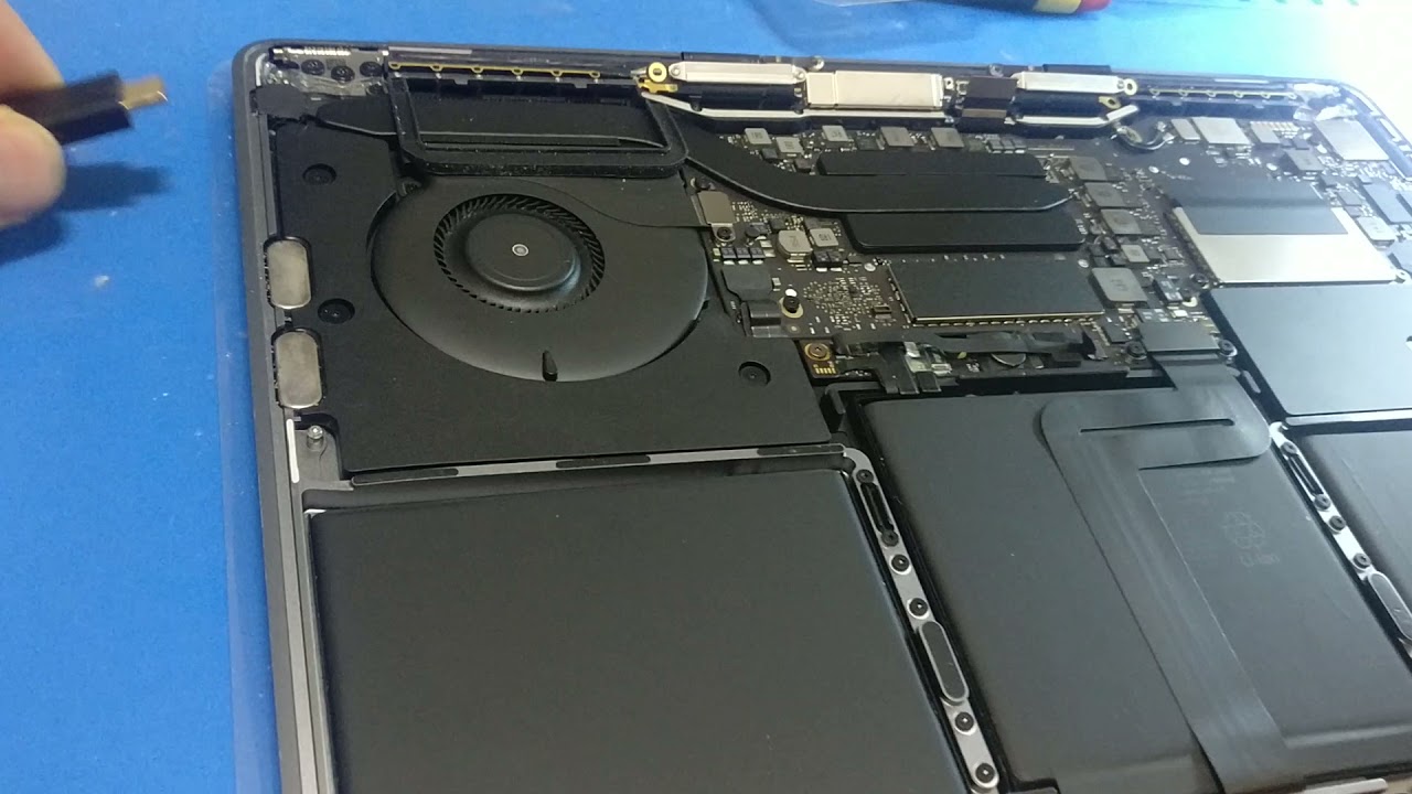 MacBook a1708 no display to internal screen Adam