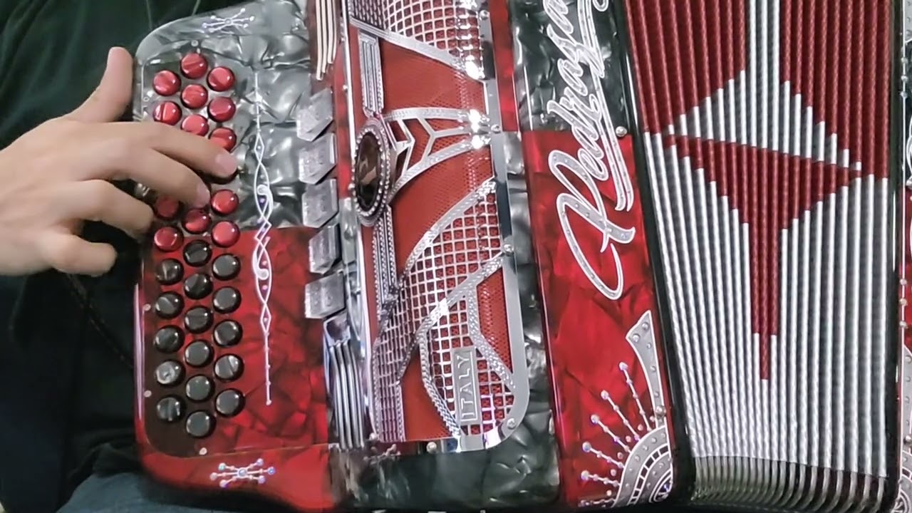 El Cachas De Oro-Los Cadetes de Linares-Acordeon Fa-Mi Bemol