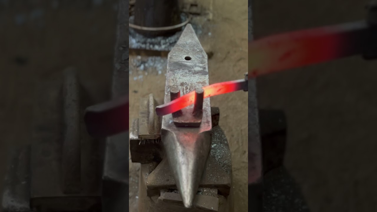 Bending a new vise spring! #shorts #blacksmithing