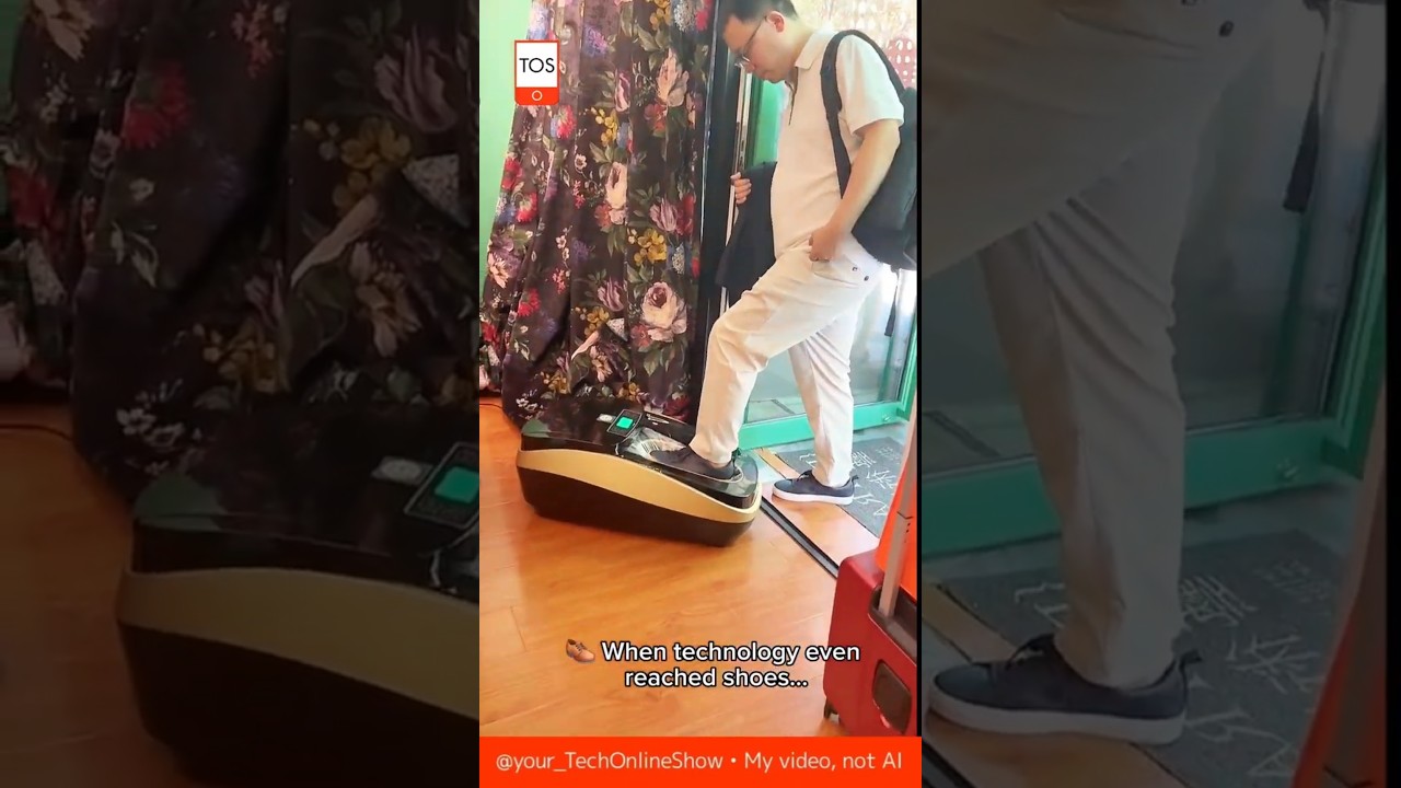 SMART MACHINE 🤯 that puts shoe covers itself!