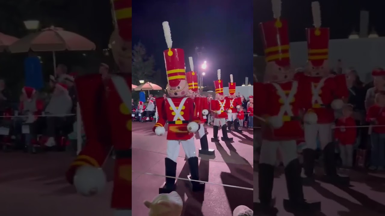 Какой же весёлый этот рождественский парад! 