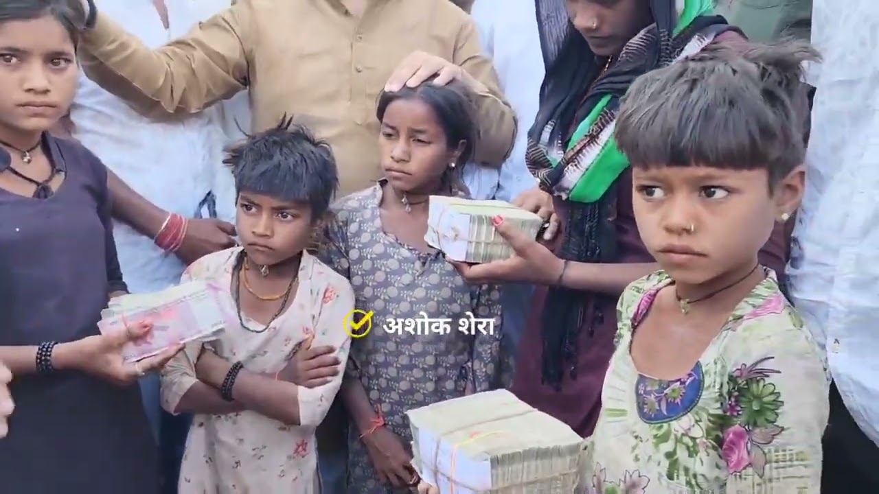आज जब मेरी 7 बहनों से मिलने गया तो मददगारों का मेला दिखा...