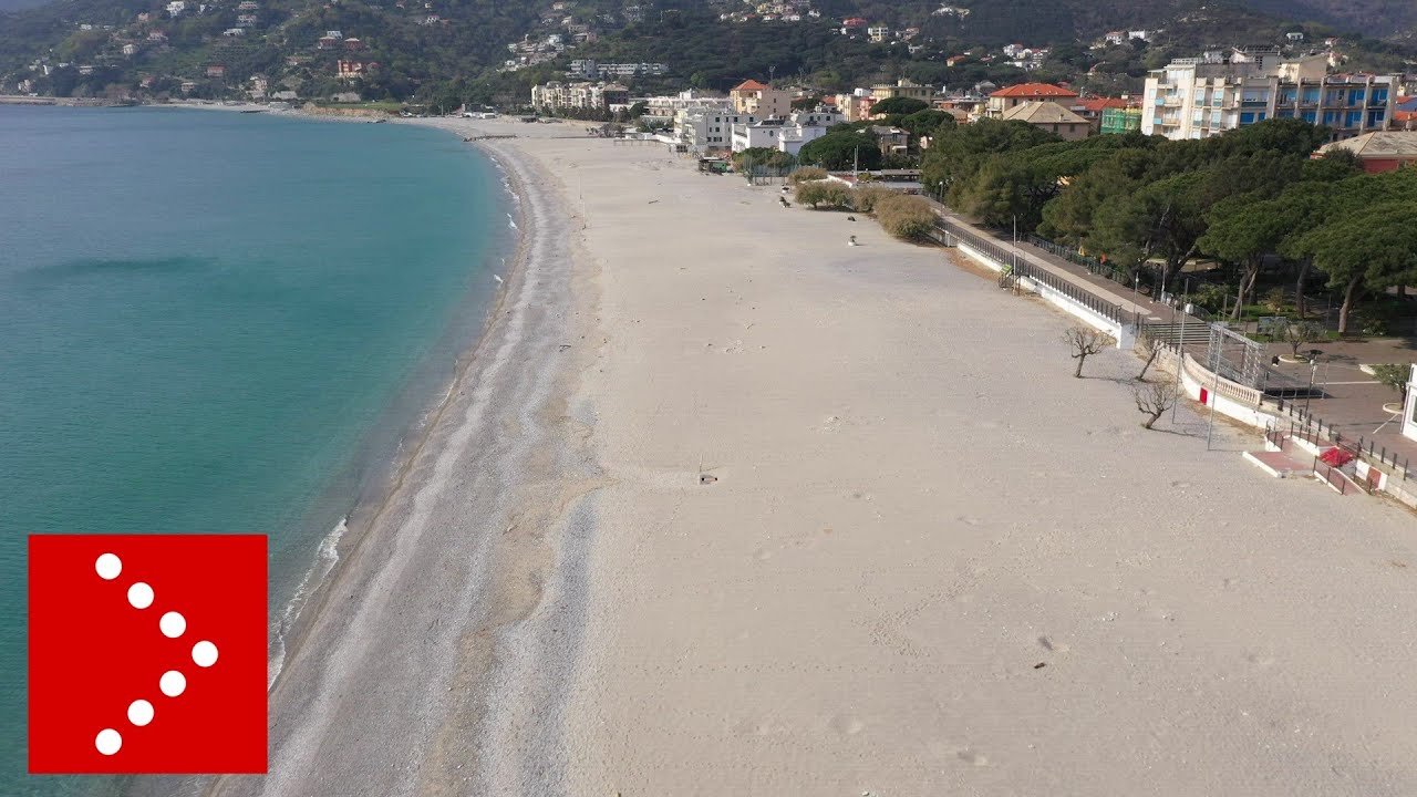Il drone sorvola Spotorno: spiagge chiuse e deserte