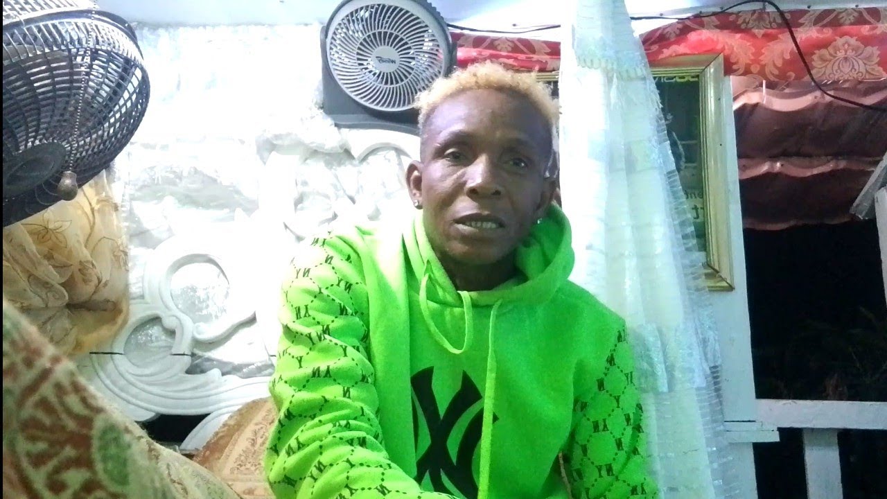 telling you about what mamiteo brother is doing to her