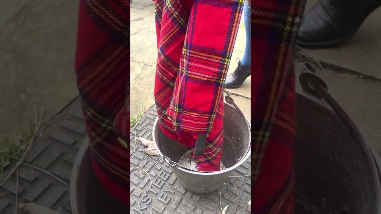 Wool kilt Vs. Acrylic kilt. @Kiltkustom (fire test )